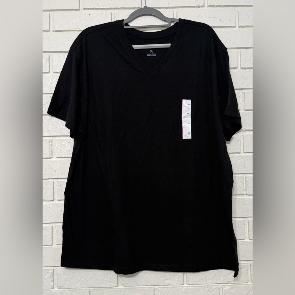 Men’s Goodfellow Black V-neck tee. Size XXL. NWT